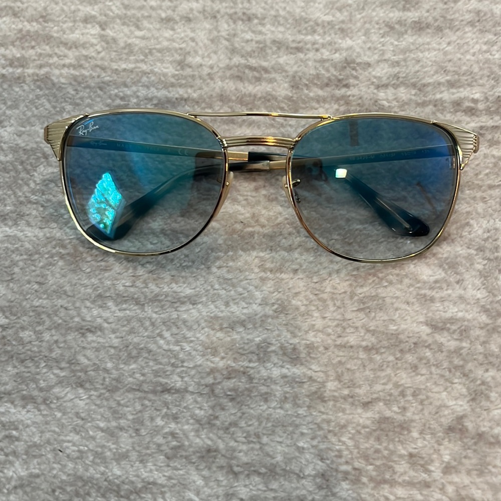 Ray an aviator sunglasses, blue tint, not perfect condition but close!
